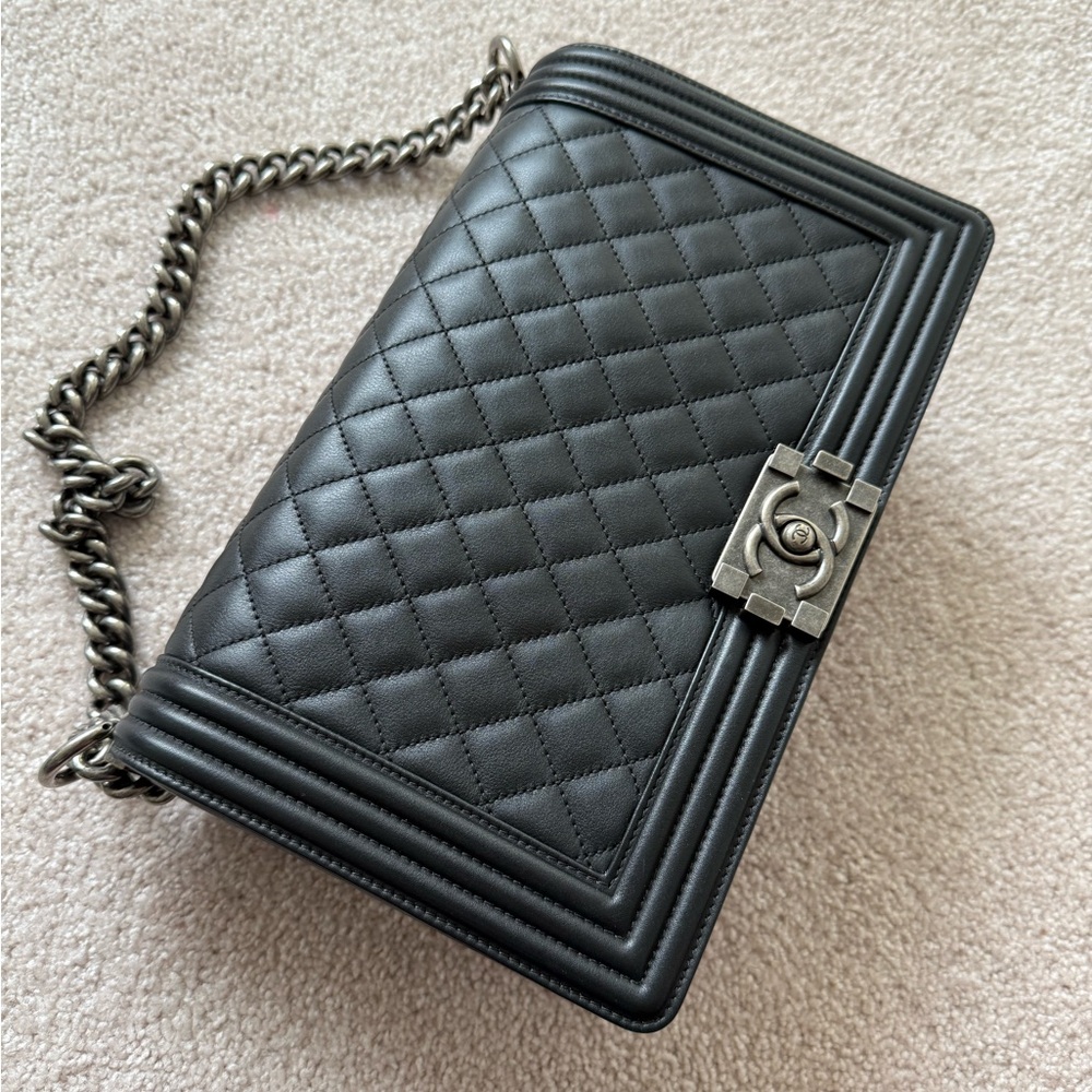 CHANEL new medium boy bag